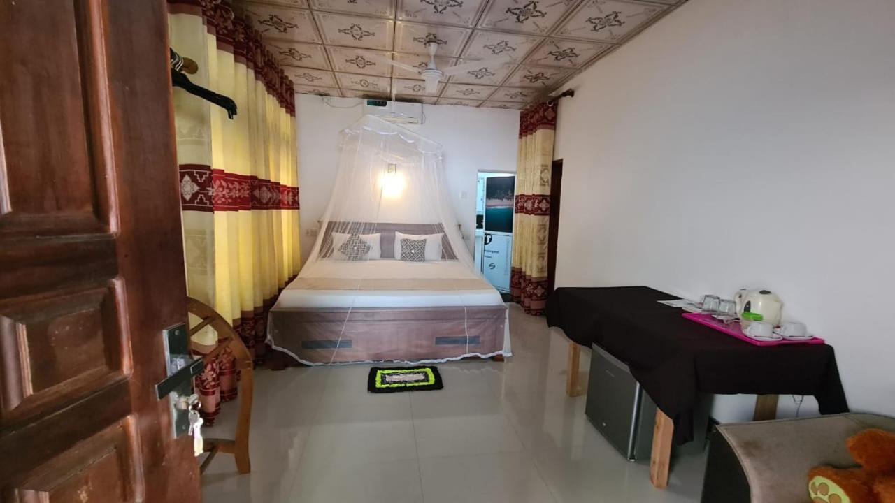 Kavidi Villa Home Stay Tangalle Quarto foto